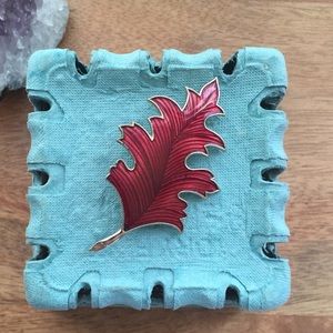 Enamel leaf autumn brooch pin vintage